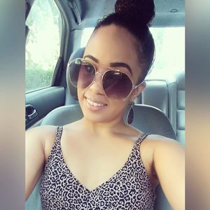 Meet your Posher, Alysha